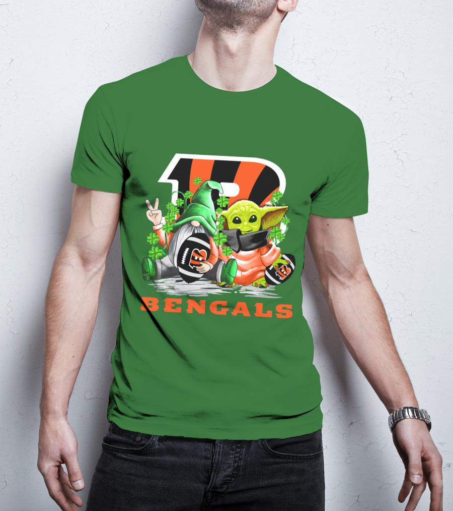 Cincinnati Bengals St. Patrick's Day Gnome And Baby Yoda Football T-Shirt