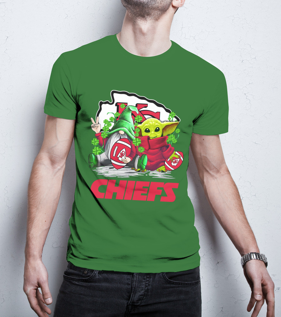 Kansas City Chiefs St. Patrick's Day Football Gnome And Baby Alien T-Shirt