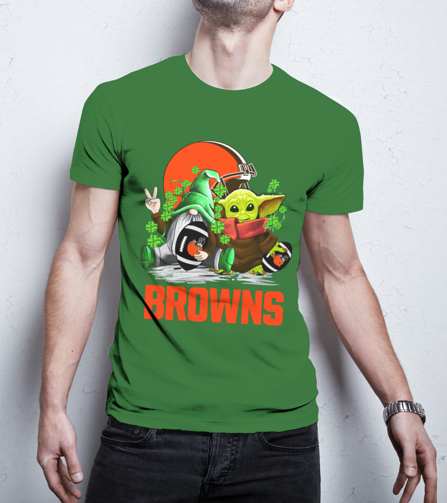 Cleveland Browns Football St. Patrick's Day Gnome And Baby Yoda T-Shirt