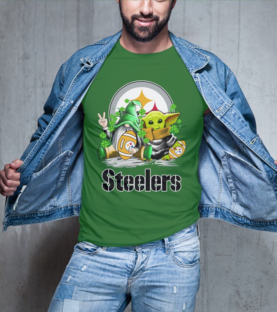 Steelers St. Patrick's Day Football Gnome And Baby Yoda With Shamrocks T-Shirt