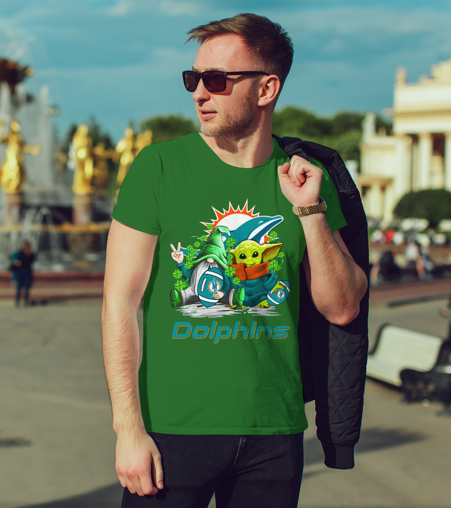 Miami Dolphins St Patrick's Day Football Gnome And Baby Alien With Shamrocks T-Shirt