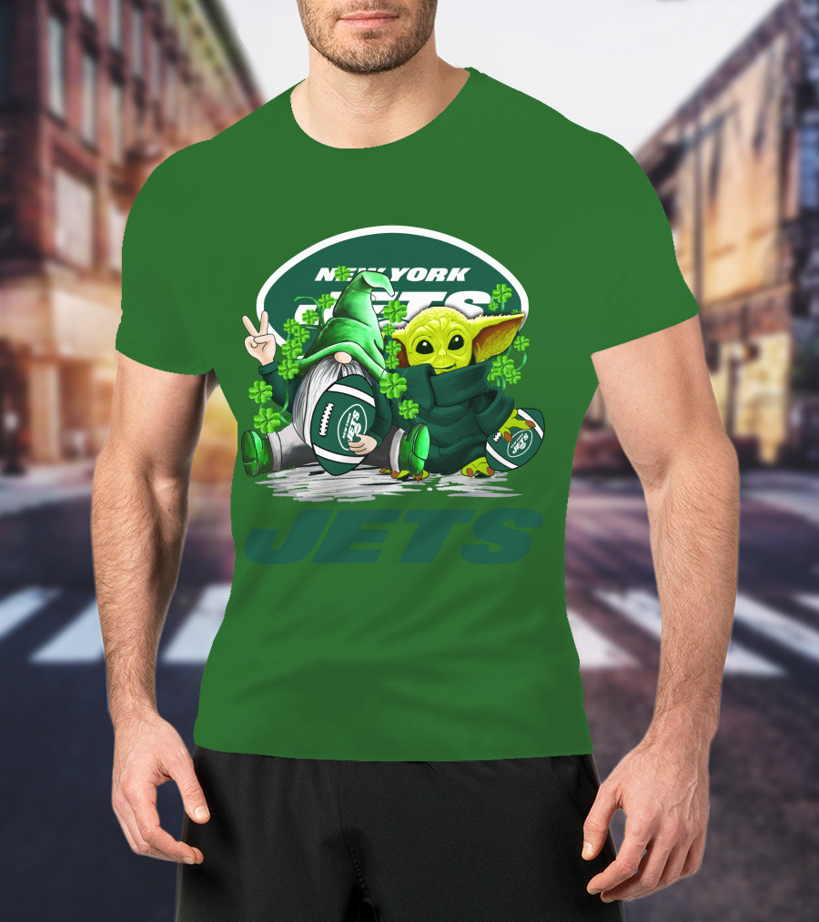 New York Jets Football St. Patrick's Day Baby Yoda And Gnome With Shamrocks T-Shirt