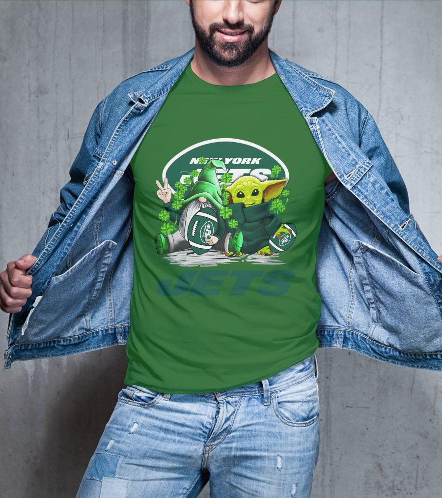 New York Jets Football St. Patrick's Day Baby Yoda And Gnome With Shamrocks T-Shirt