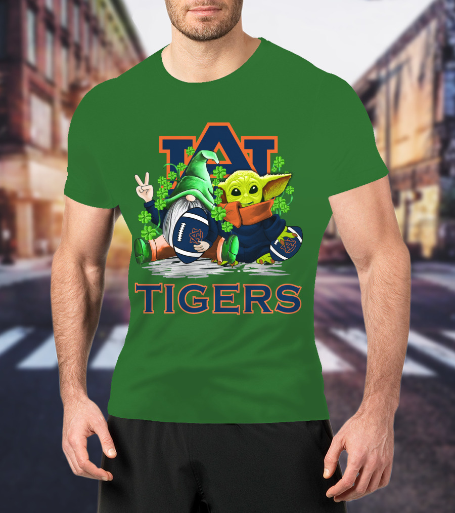 Auburn Tigers St. Patrick’s Day Football Gnome And Yoda Fan T-Shirt