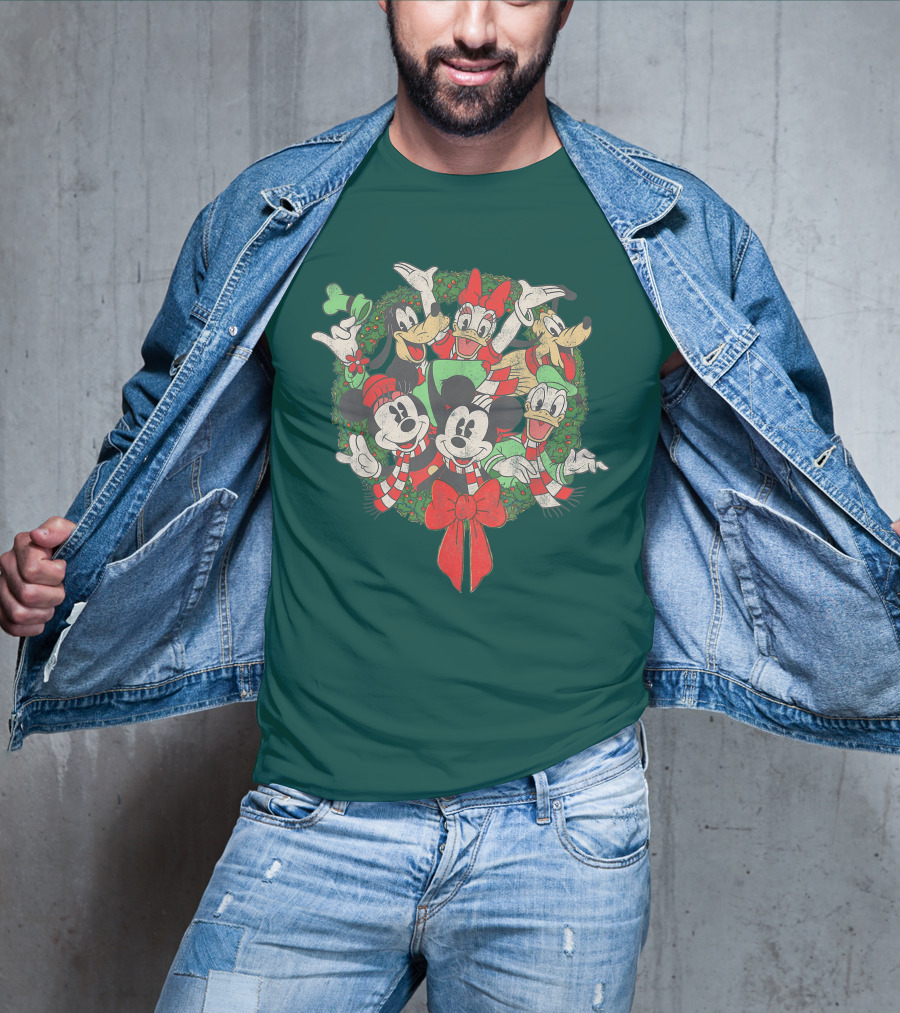Disney Holiday Wreath Mickey Minnie Goofy Pluto Donald Christmas T-Shirt