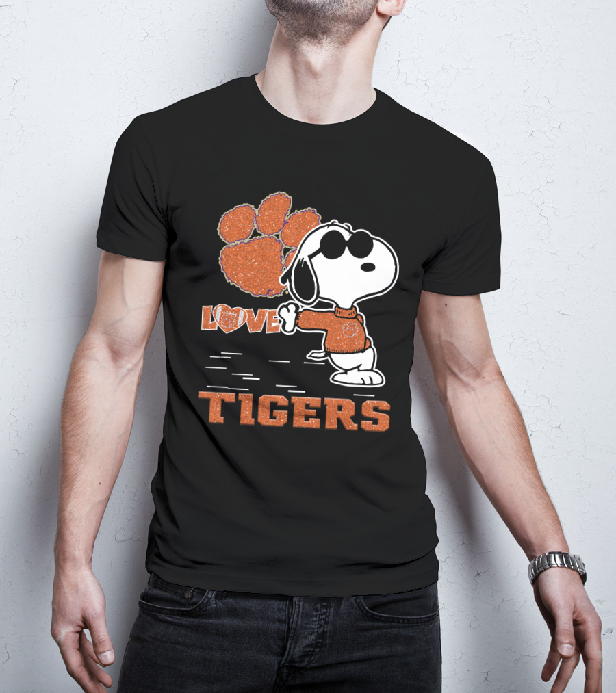 Snoopy Love Clemson Tigers Paw Prints T-Shirt