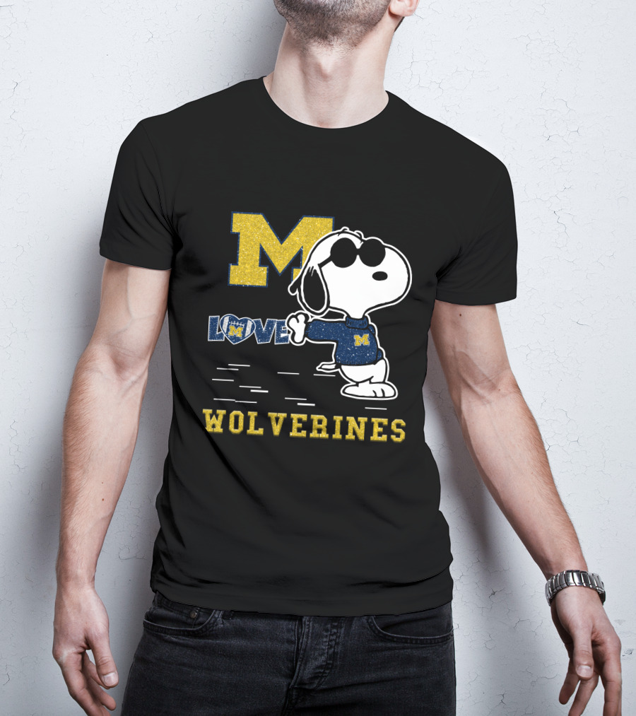M Snoopy Love Wolverines T-Shirt