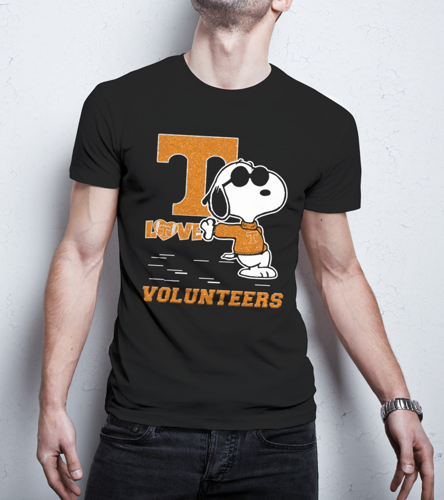 Snoopy T Love Volunteers Tennessee T-Shirt