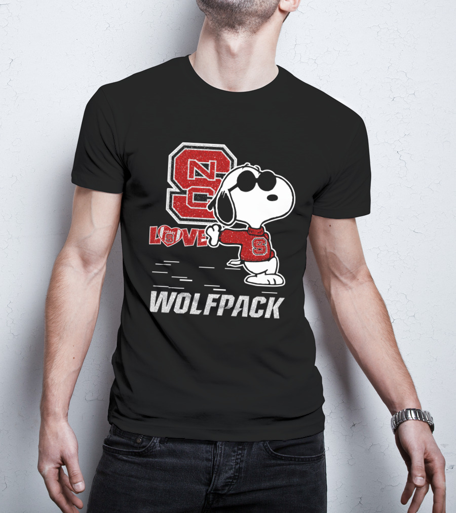 Snoopy NC State Wolfpack Love With Sunglasses T-Shirt