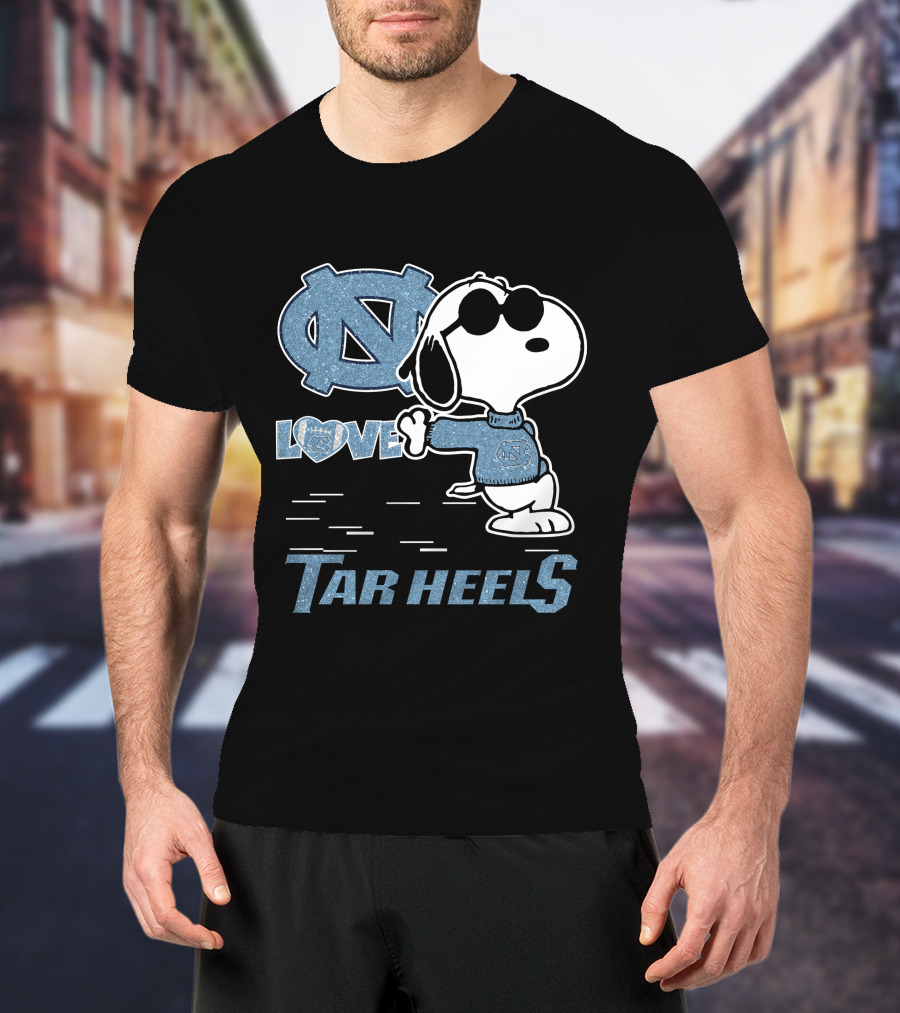 Snoopy Love North Carolina Tar Heels Peanuts Fan T-Shirt
