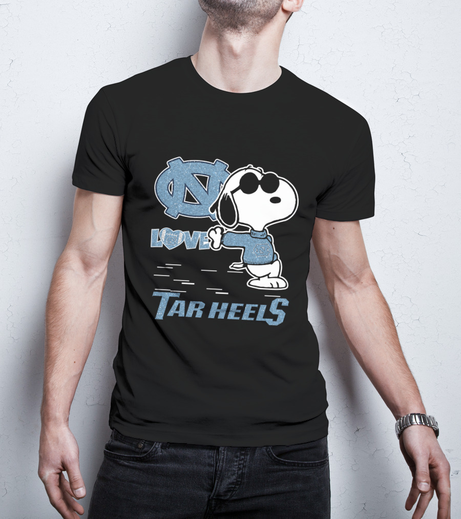 Snoopy Love North Carolina Tar Heels Peanuts Fan T-Shirt