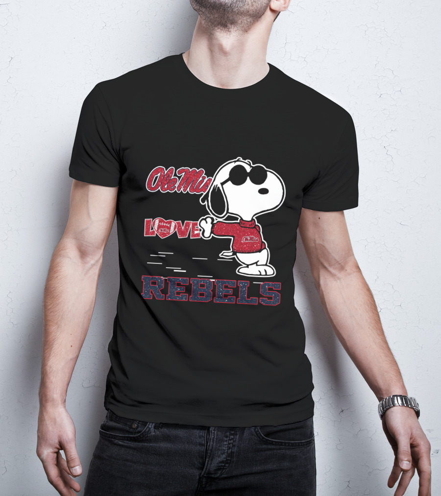 Snoopy Ole Miss Rebels Love Football T-Shirt