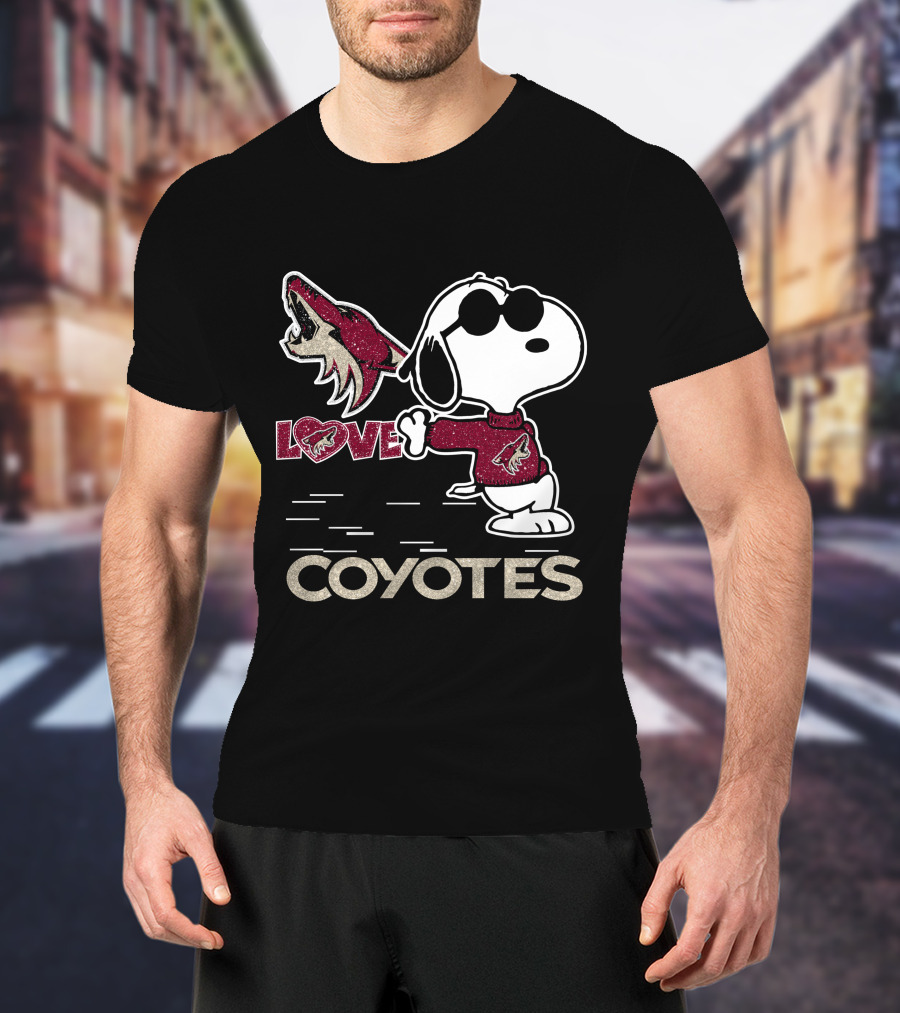 Snoopy Love Arizona Coyotes Hockey T-Shirt