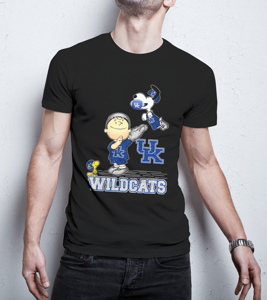 Snoopy And Friends Kentucky Wildcats UK Football Charm T-Shirt