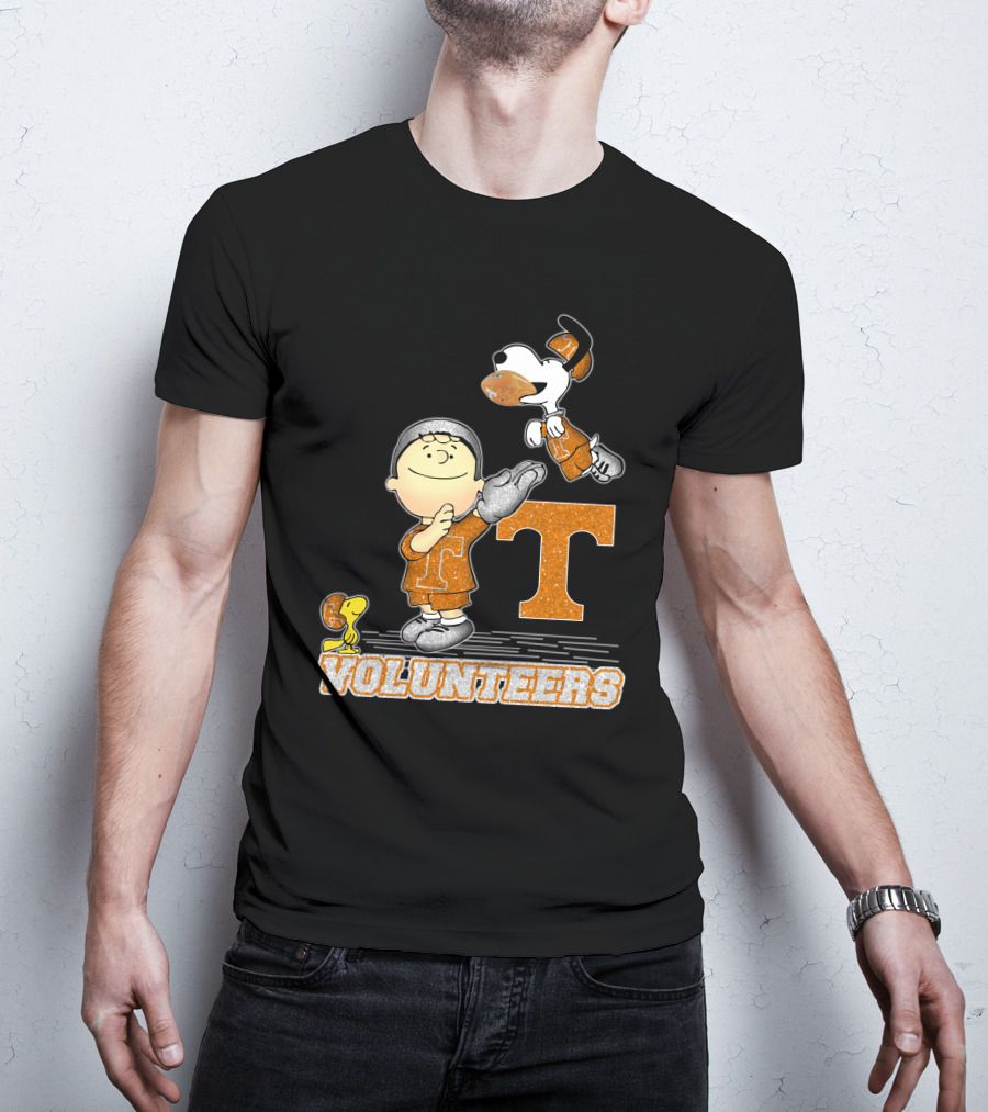 Snoopy Football Love Tennessee Volunteers Peanuts Characters T-Shirt