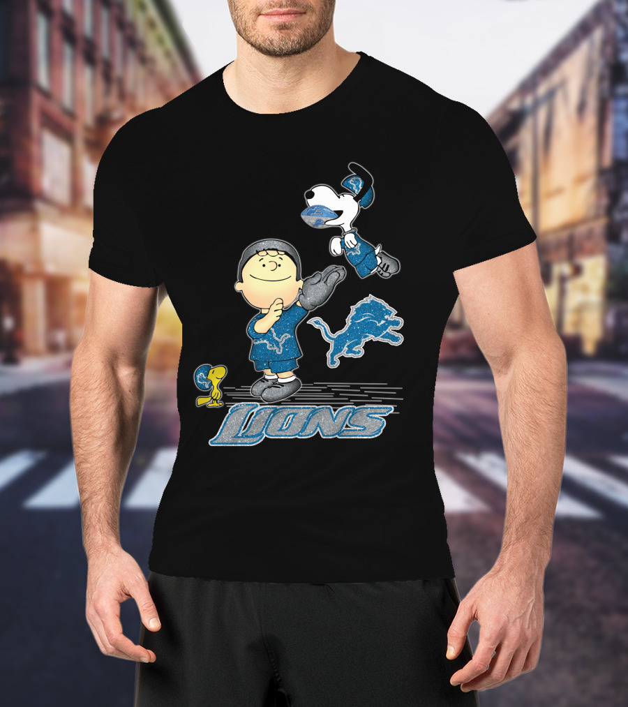 Snoopy Woodstock Charlie Brown Detroit Lions NFL Football T-Shirt