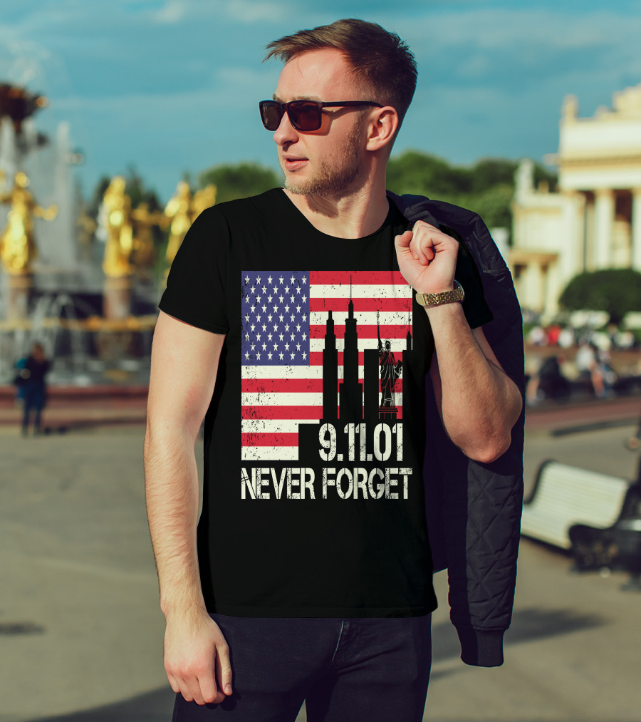Vintage American Flag 9.11.01 Never Forget Statue Of Liberty And Twin Towers T-Shirt