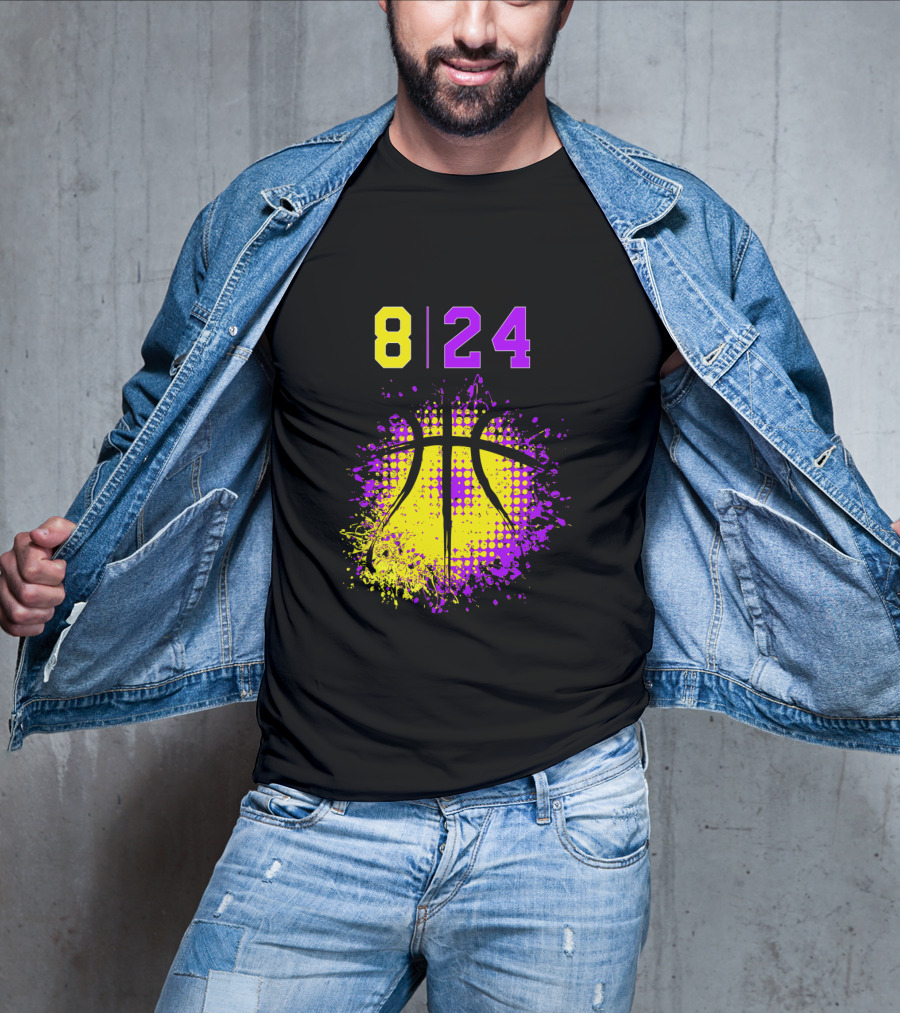 8 24 Basketball August Birthday T-Shirt