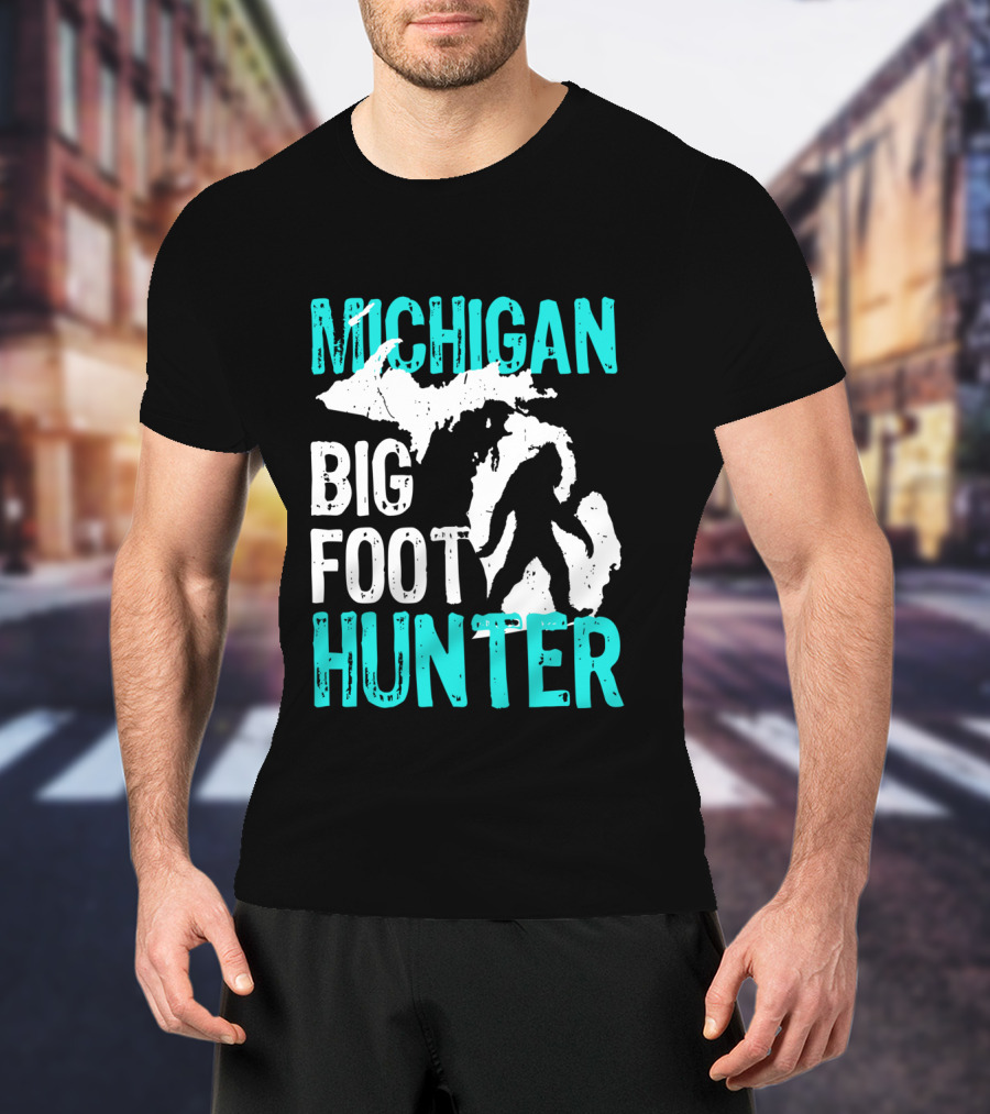 Michigan Bigfoot Hunter Bigfoot Silhouette On Michigan Map T-Shirt
