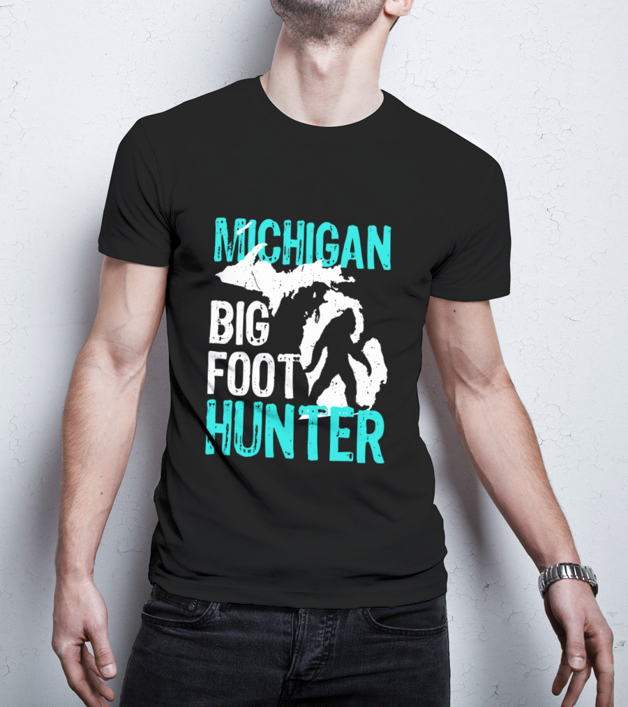 Michigan Bigfoot Hunter Bigfoot Silhouette On Michigan Map T-Shirt