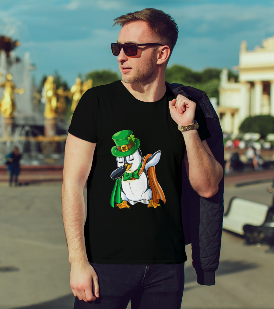 Penguin Dabbing Leprechaun Hat Irish Flag Cape T-Shirt