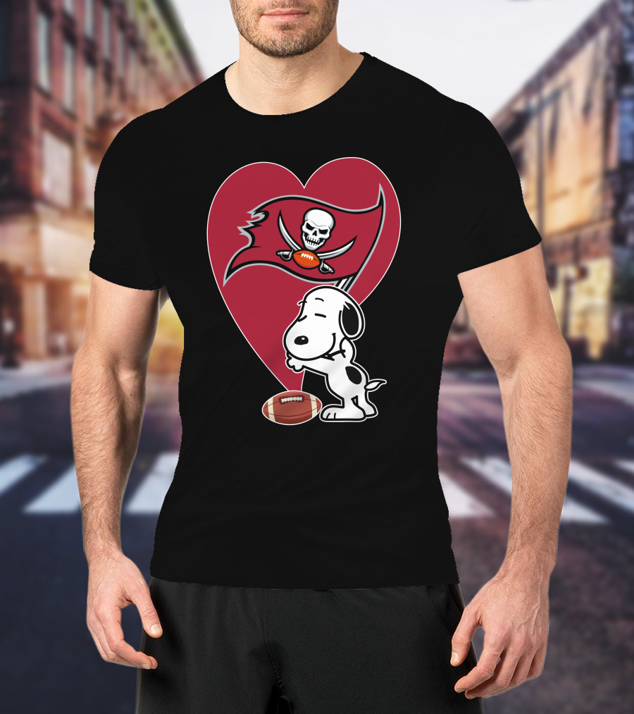 Tampa Bay Buccaneers Snoopy Heart Hug Football T-Shirt