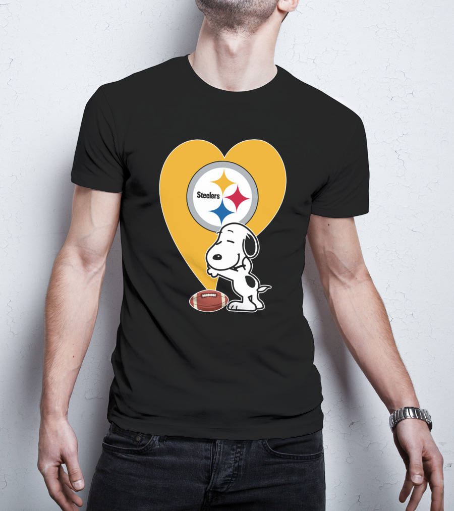 Pittsburgh Steelers Snoopy Hug Heart Football T-Shirt