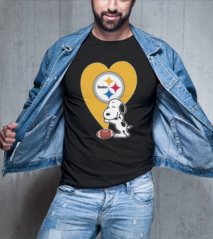 Pittsburgh Steelers Snoopy Hug Heart Football T-Shirt