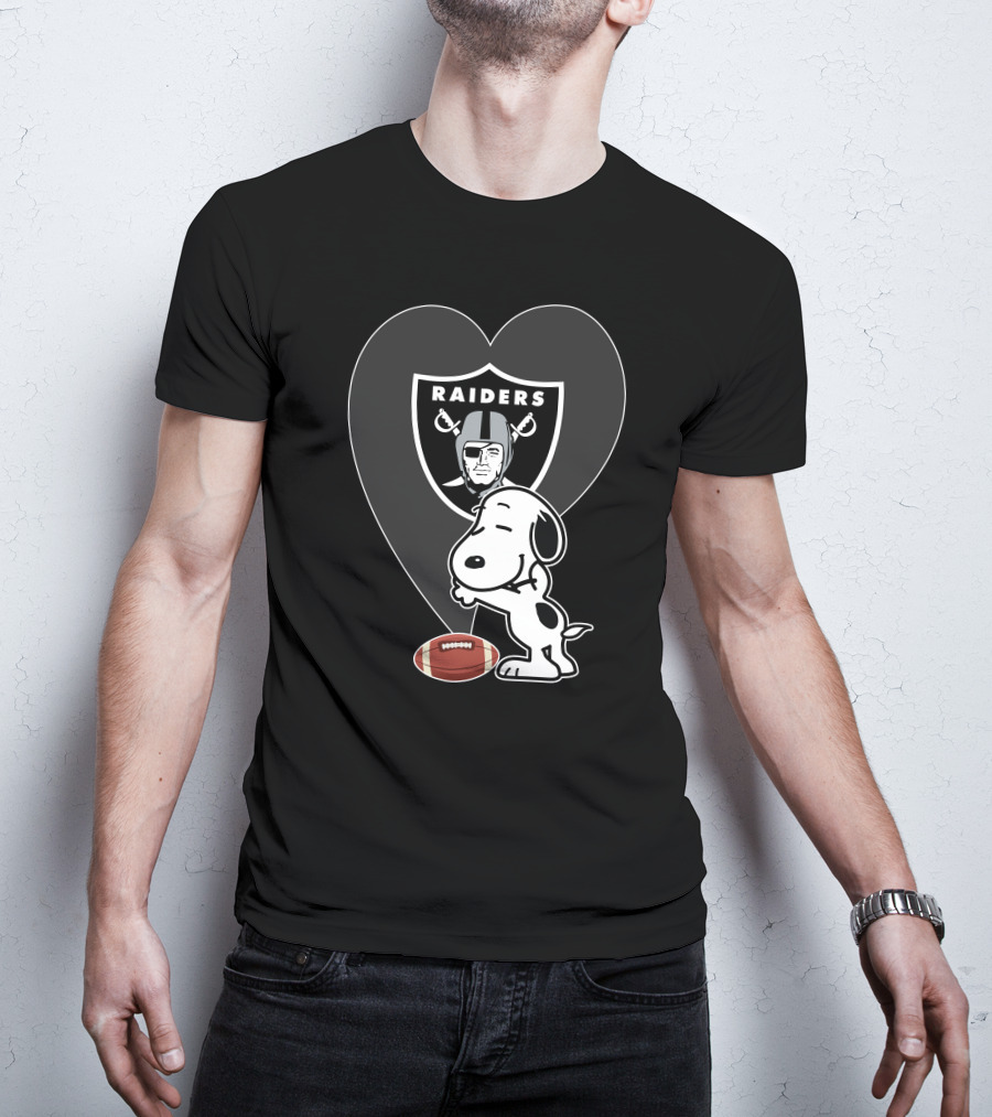 Las Vegas Raiders Snoopy Football Heart Hug T-Shirt