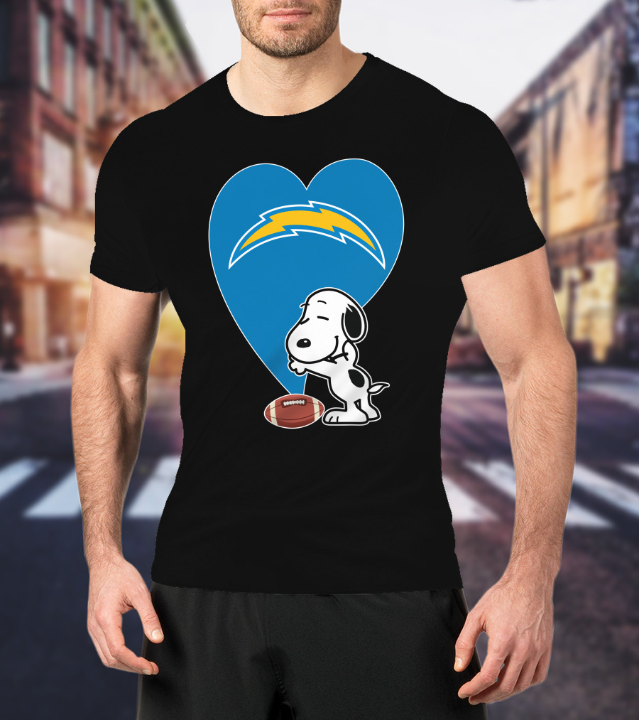 Los Angeles Chargers Snoopy Football Heart Hug T-Shirt