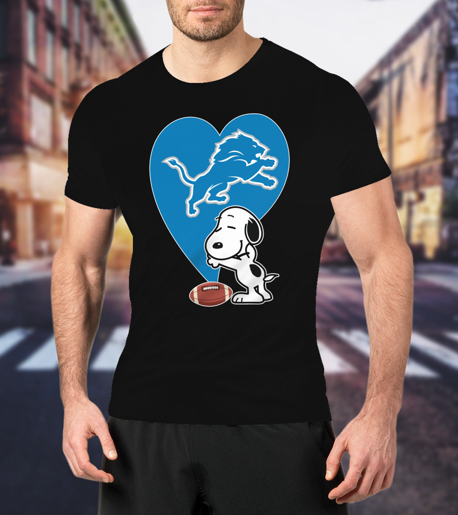 Detroit Lions Snoopy Heart Balloon Football Hug T-Shirt