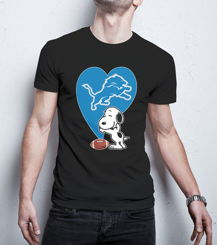 Detroit Lions Snoopy Heart Balloon Football Hug T-Shirt