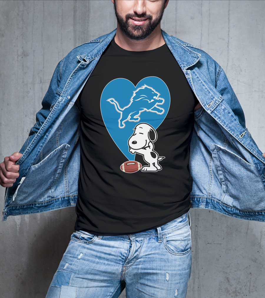 Detroit Lions Snoopy Heart Balloon Football Hug T-Shirt