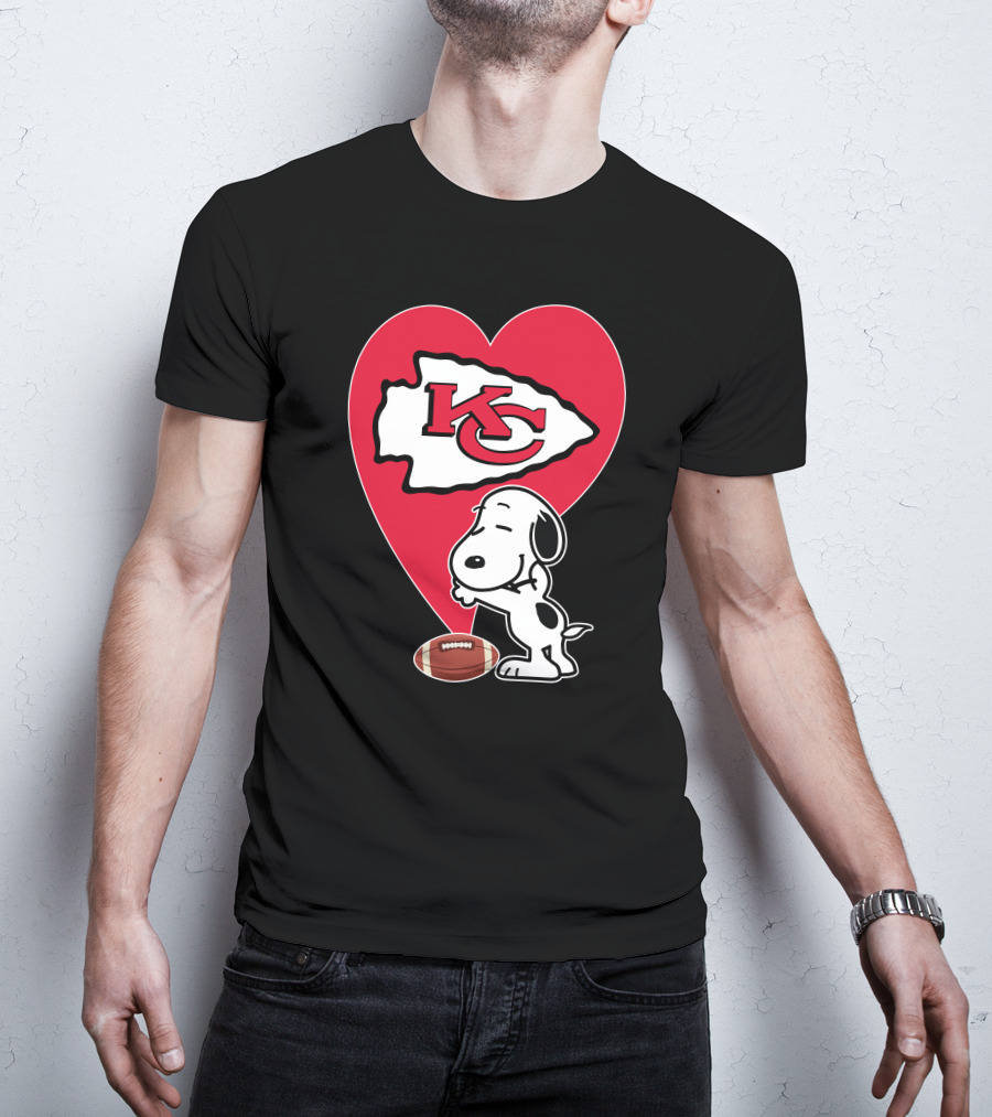 Kansas City Chiefs Heart Snoopy Football Hug T-Shirt