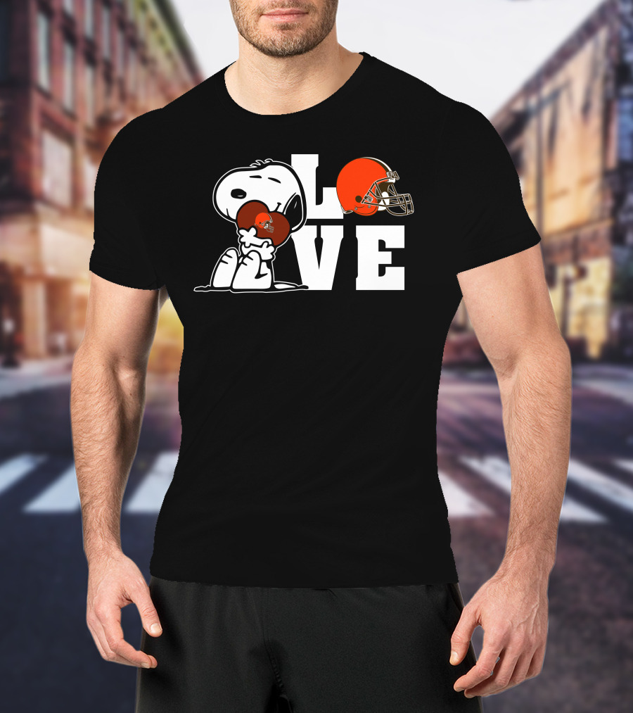 Snoopy Love Cleveland Browns Football Helmet T-Shirt