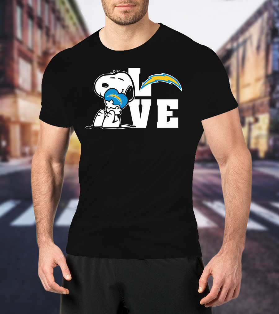 Snoopy Love Los Angeles Chargers Hugging Football Helmet T-Shirt