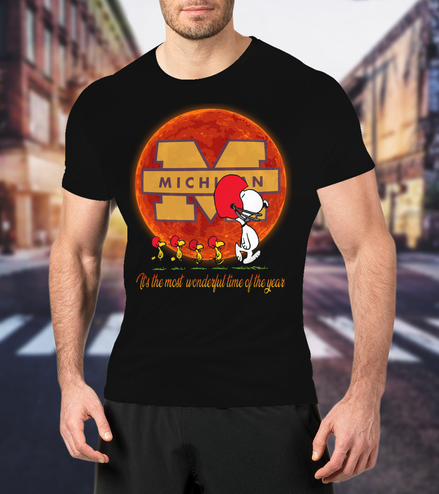 It's The Most Wonderful Time Of The Year Michigan Football Snoopy Woodstock T-Shirt