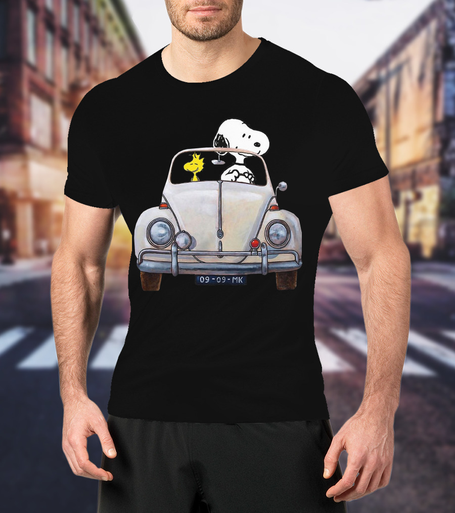 Snoopy And Woodstock Riding In Classic Volkswagen Beetle Car T-Shirt