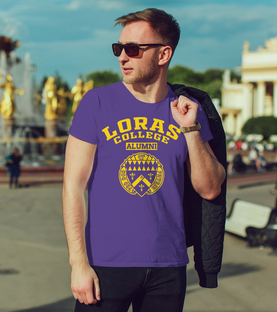 Loras College Alumni Pro Deo Et Patria Crest T-Shirt