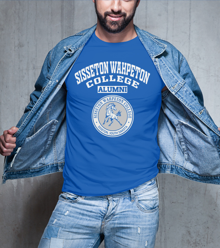 Sisseton Wahpeton College Alumni Sisseton South Dakota Horse Emblem T-Shirt
