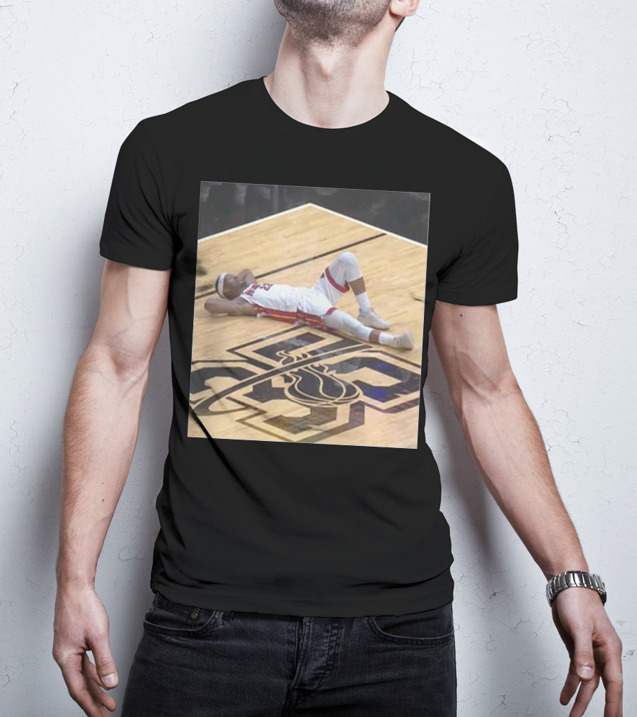Court Culture Himmy Moments Heat Basketball Player Relaxing Iconic Court Pose T-Shirt