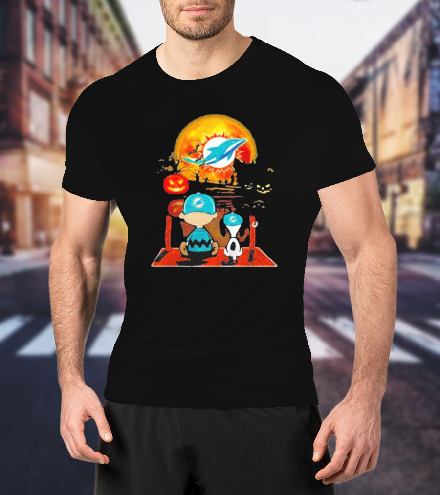 Snoopy Charlie Brown Miami Dolphins Halloween Pumpkin Moon T-Shirt