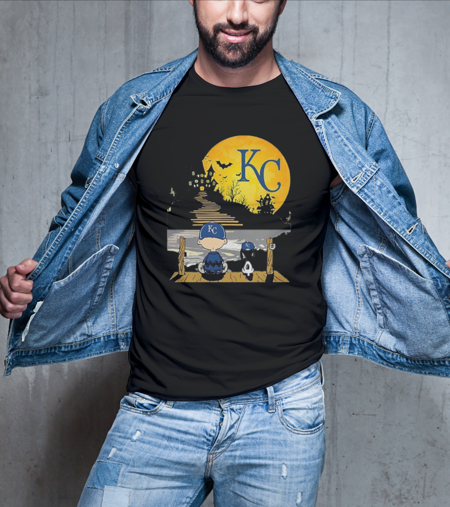 Snoopy Charlie Brown Halloween Kansas City Royals Moon Scene T-Shirt