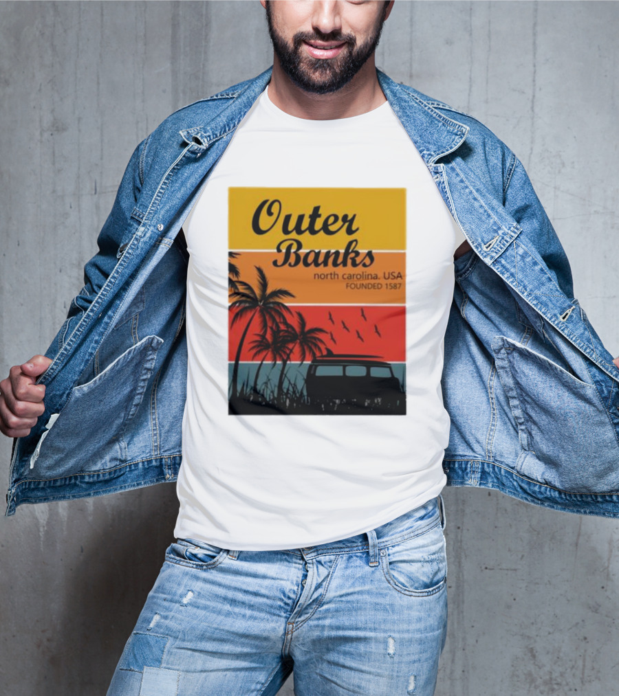 Outer Banks North Carolina USA Founded 1587 Vintage Car Beach Palm Trees T-Shirt