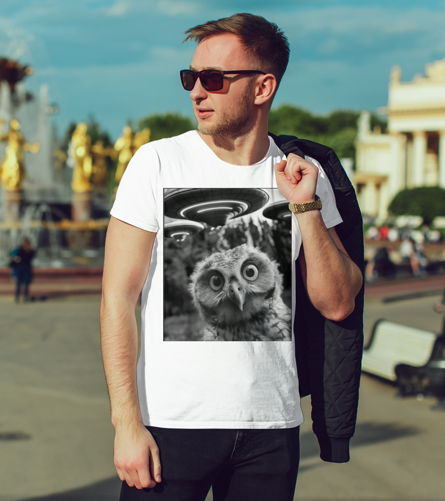 Owl Selfie With UFOs Weird Spaceship Encounter T-Shirt