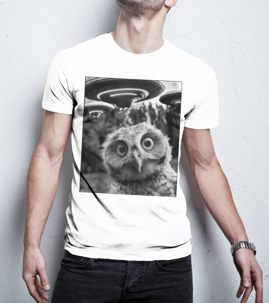 Owl Selfie With UFOs Weird Spaceship Encounter T-Shirt