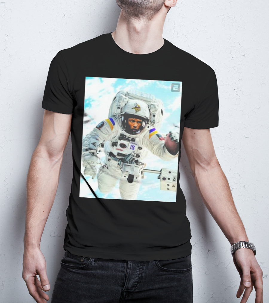 The Passtronaut Vikings Football Astronaut Wins Second Straight Game T-Shirt