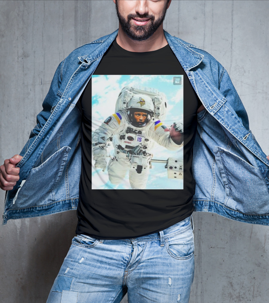 The Passtronaut Vikings Football Astronaut Wins Second Straight Game T-Shirt