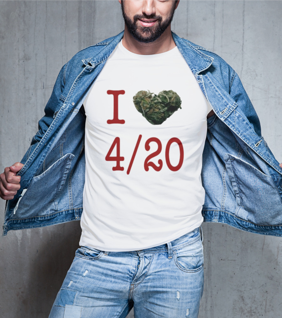 Rihanna Wearing I Heart 4/20 Day T-Shirt