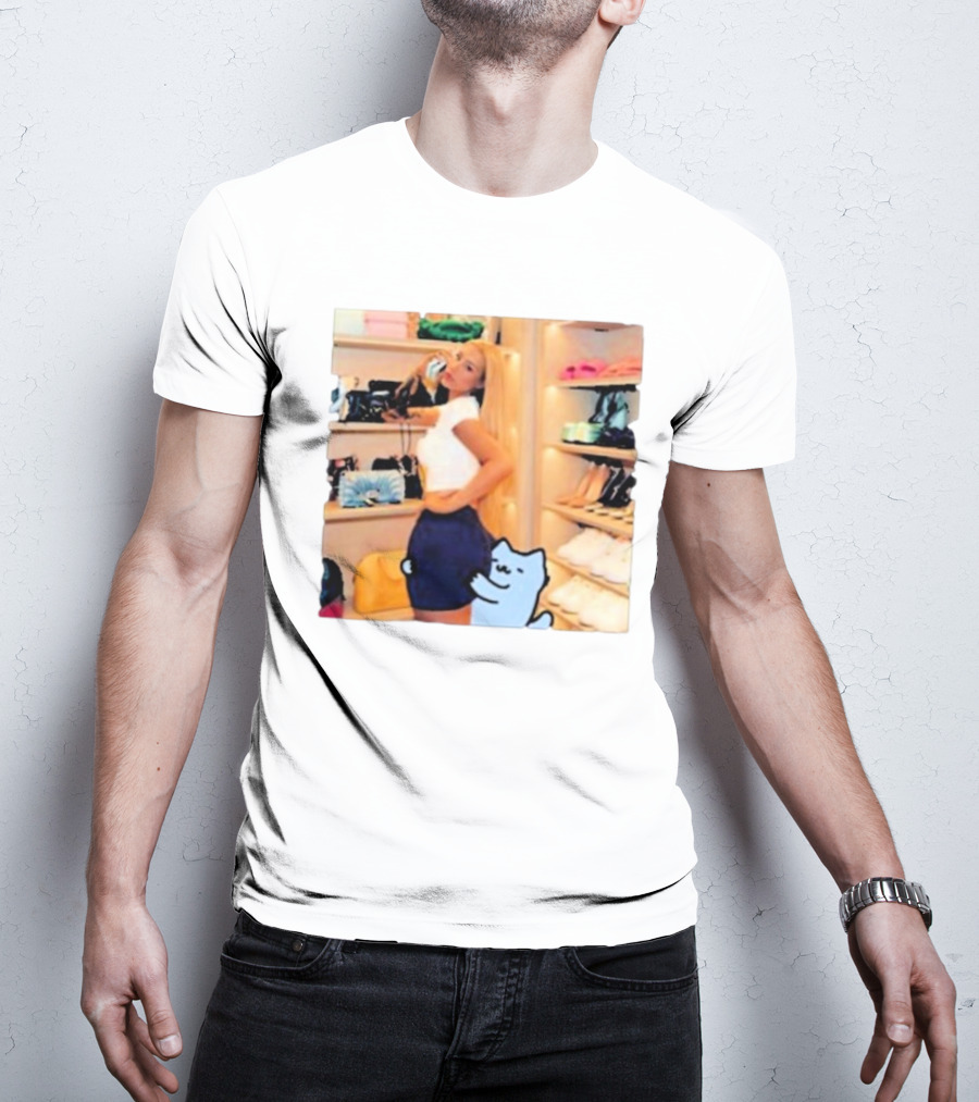 Iggy Azalea Culture Closet Fashion With Cute Cat T-Shirt